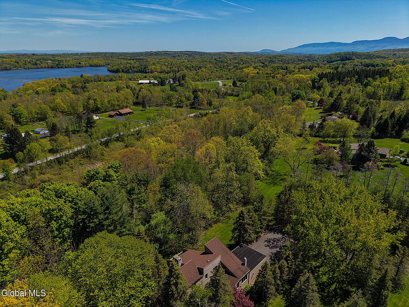 2nd image of 94 Countryside Drive