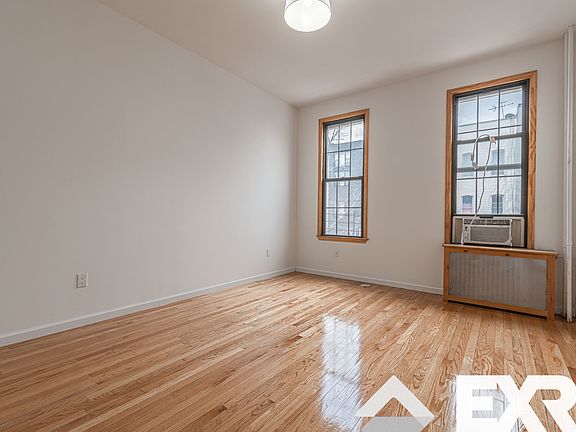5th image of 165 Wilson Ave APT 2L