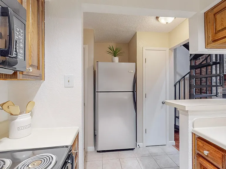2569 Shady Ridge Dr — Photo 18