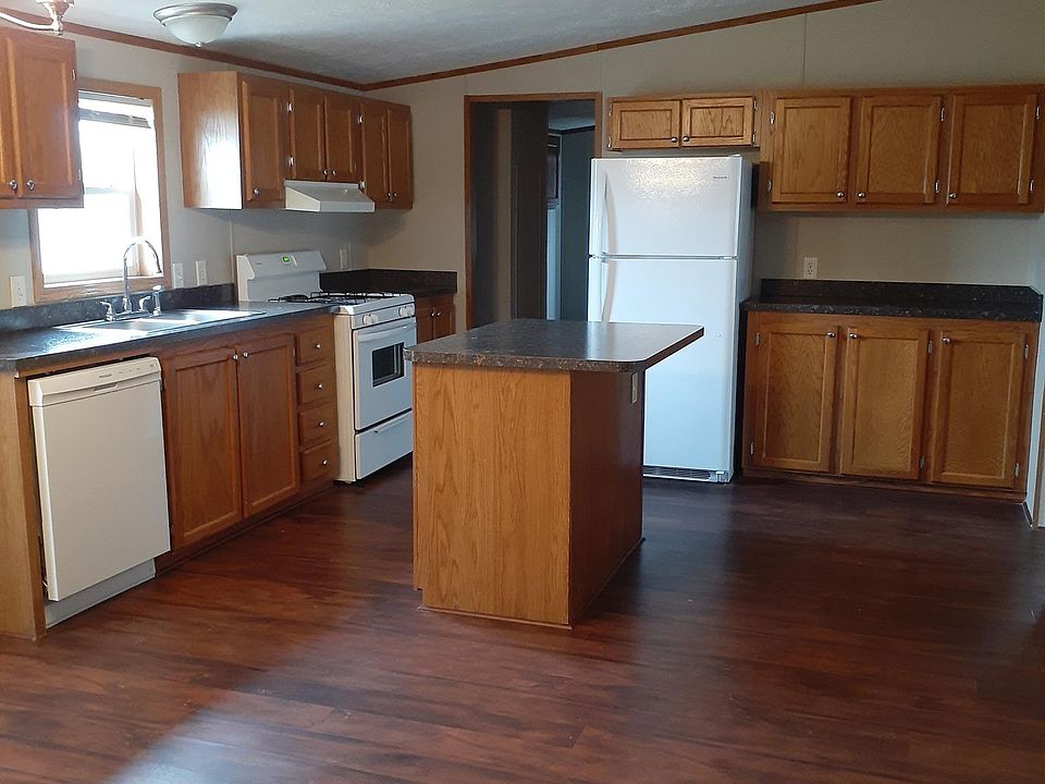 2nd image of 1360 Foxrun Ct