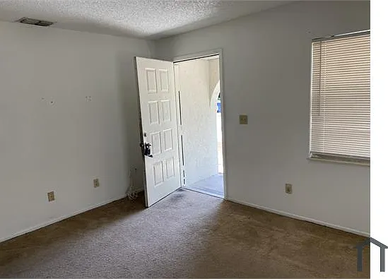 2 bed, 886 sqft, $1,350 — Photo 2