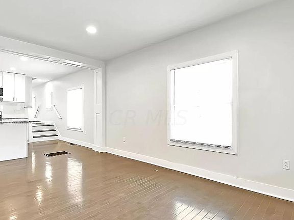 4th image of 859 Wilson Ave