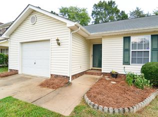 12422 Autumn Blaze Dr, Charlotte, NC 28278