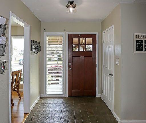 4th image of 675 Palacia Ct