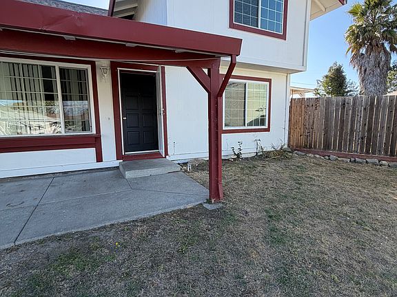 2nd image of 1584 Cavendish Ave