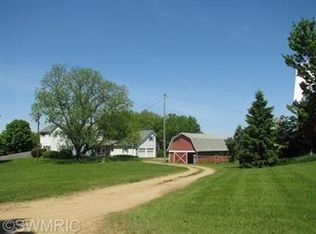 1129 24th St, Allegan, MI 49010