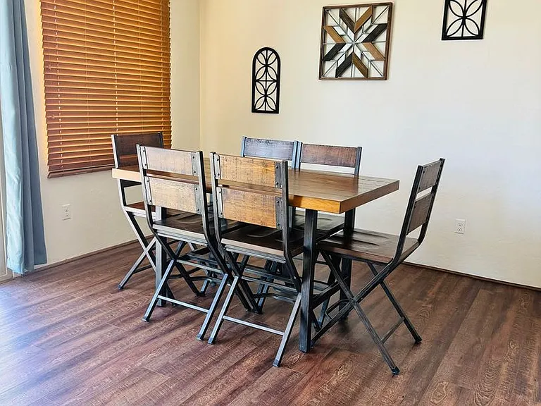 2090 Cascadia Dr — Photo 6