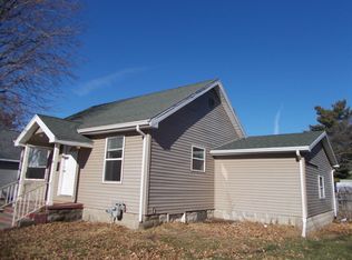 2712 Champaign Ave, Mattoon, IL 61938