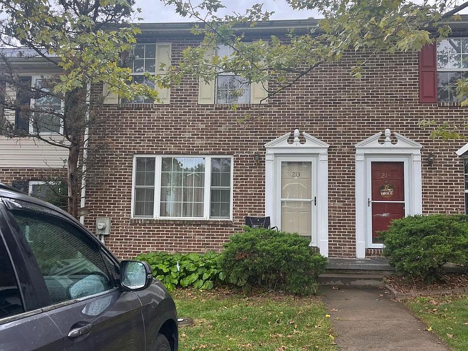 1st image of 213 Waterford Ln