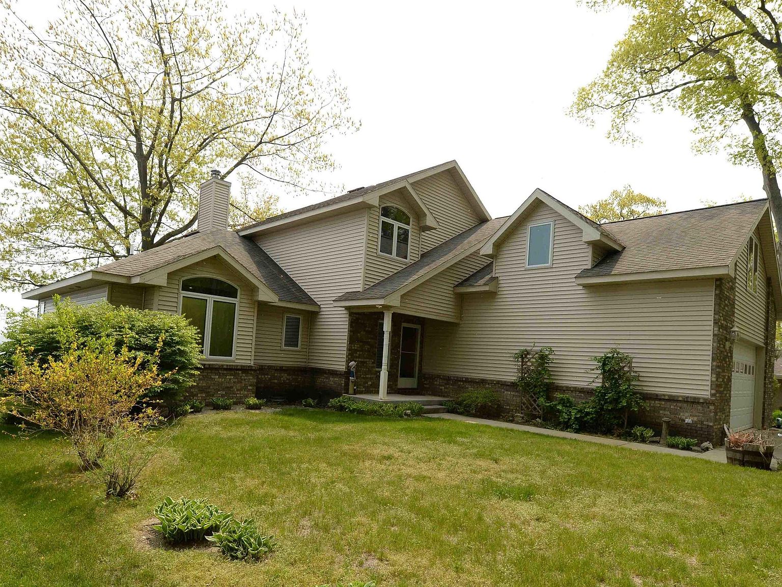 2115 Douglas Dr, Tawas City, MI 48763 Zillow