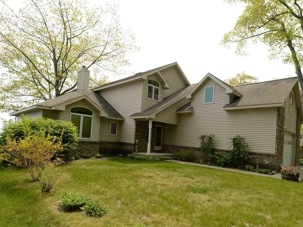 2115 Douglas Dr, Tawas City, MI 48763