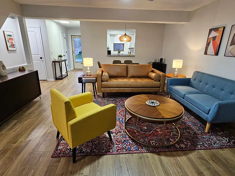 8391 Cliffthorne Way — Photo 2