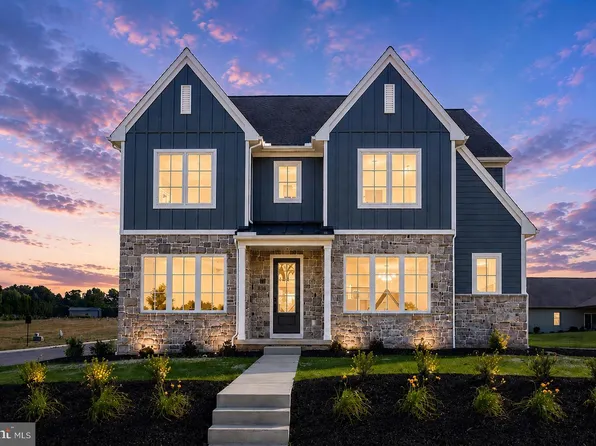 836 Wheatfield Ln, Lebanon, PA 17042