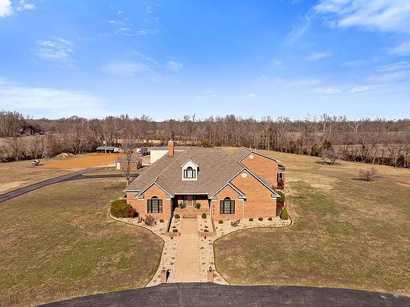 3rd image of 864 Pleasant Grove Rd
