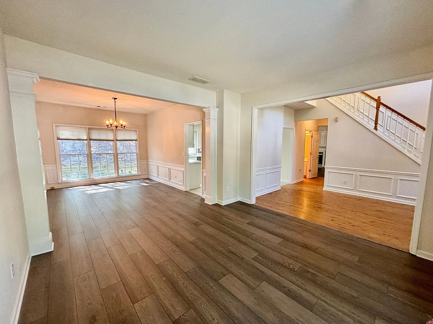 10920 Glenbarr Drive — Photo 3