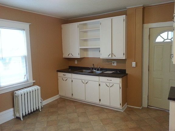 3rd image of 2600 Washington St NE #2