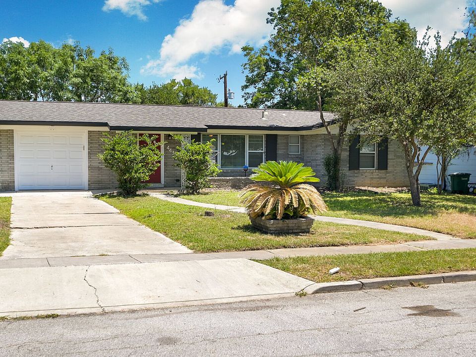 1st image of 443 Senova Dr