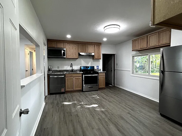 344 Emery Ave — Photo 10
