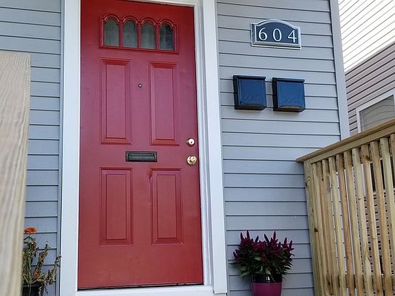 3rd image of 604 N Laramie Ave
