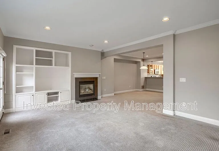 9531 Cedarhurst Ln #D — Photo 3