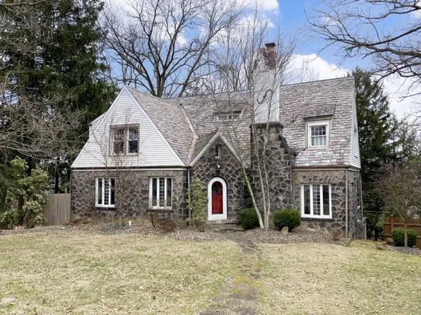 23 Forest Rd, Wheeling, WV 26003