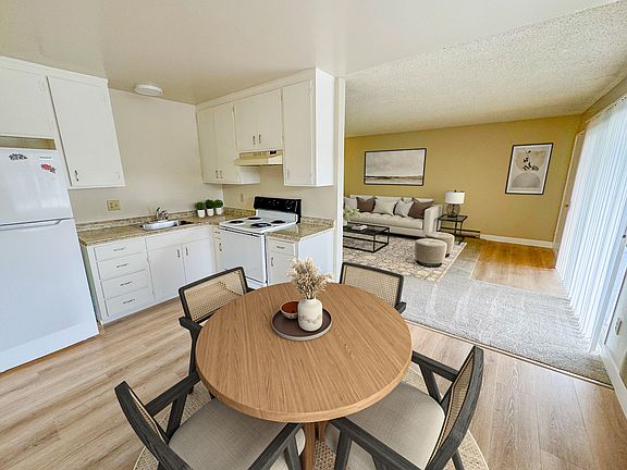3rd image of 4017 Hamilton Ave #D8