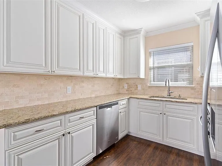 4224 Curzon Ave — Photo 4