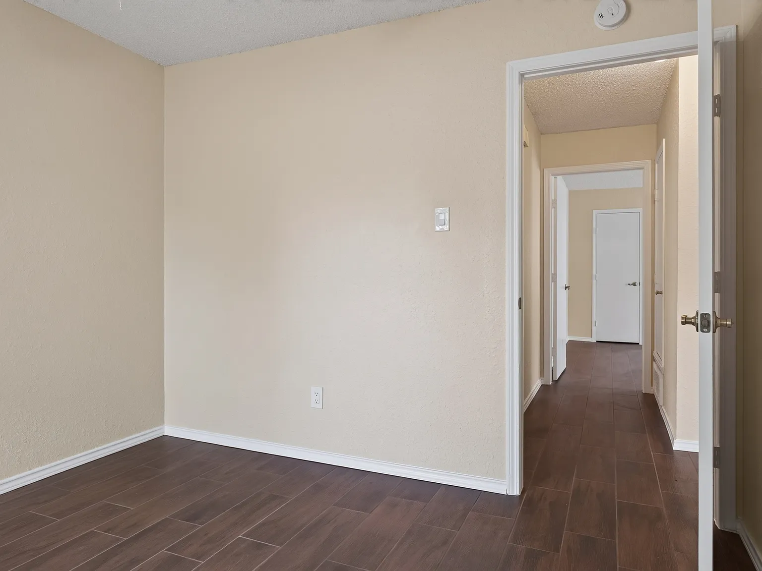 3 bed, 1341 sqft, $2,000 — Photo 2