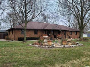 2624 S Broadway Ave, Salem, IL 62881
