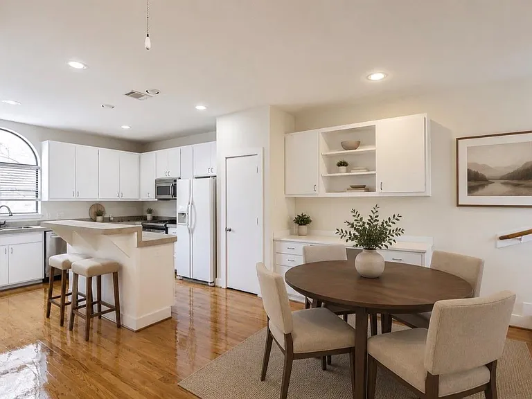 5830 Larkin St — Photo 8