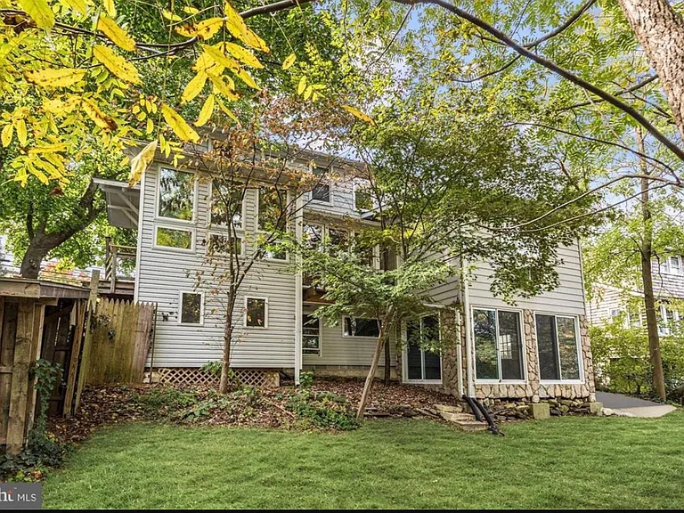 612 W Joppa Rd — Photo 31