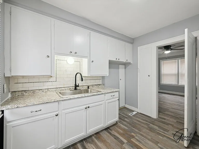 16831 Mendota - Bohdi Enterprises LLC — Photo 9