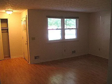 2 bed, 1075 sqft, $1,550 — Photo 3
