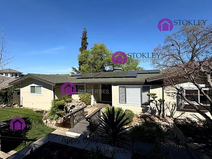 Building Photo - 790 Solana Dr