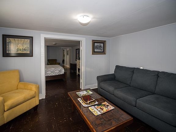 2nd image of 1364 Moss St #B