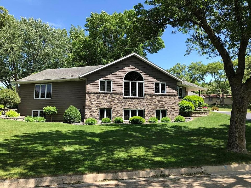 1st image of 311 Crescent Dr