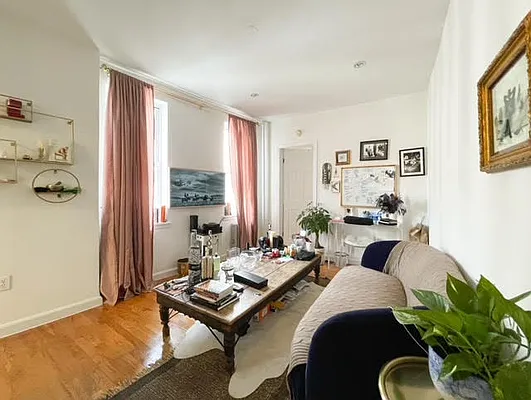 Rented by Kahen Properties | media 6