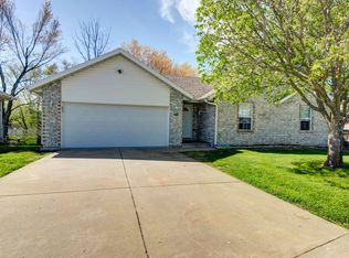 201 S Poplar Ct, Nixa, MO 65714
