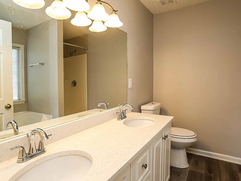 3029 Lexington Ave — Photo 11