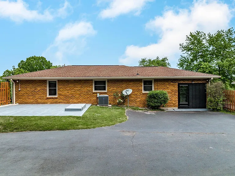 4805 Merrill Ln — Photo 16