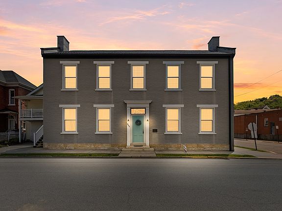 2nd image of 900 Main St