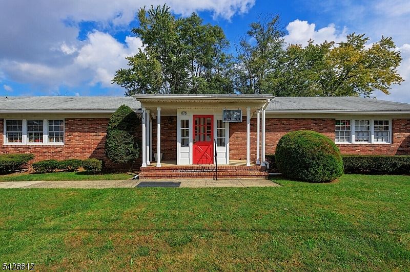 1st image of 676 Amboy Ave #676