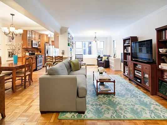 Sold by Sotheby's International Realty | media 1