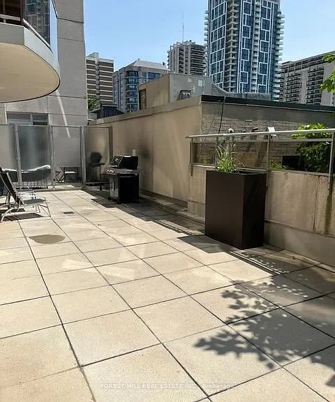 1430 Yonge St #203 — Photo 16