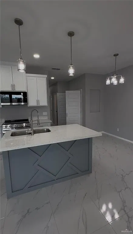 3 bed, 2.0 bath, 1227 sqft, $1,400 — Photo 2