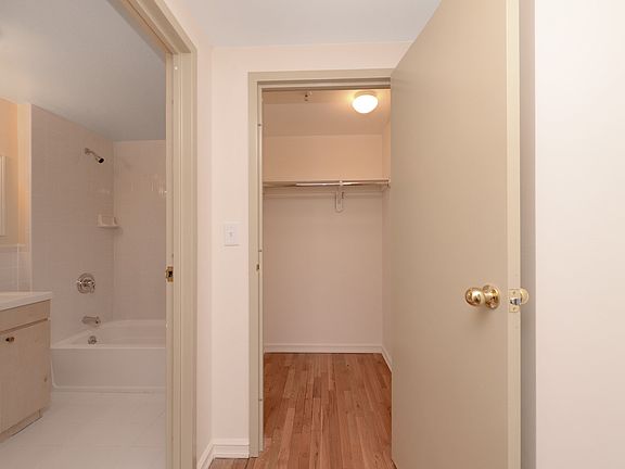 5th image of 12 Brooklyn Ave APT 402