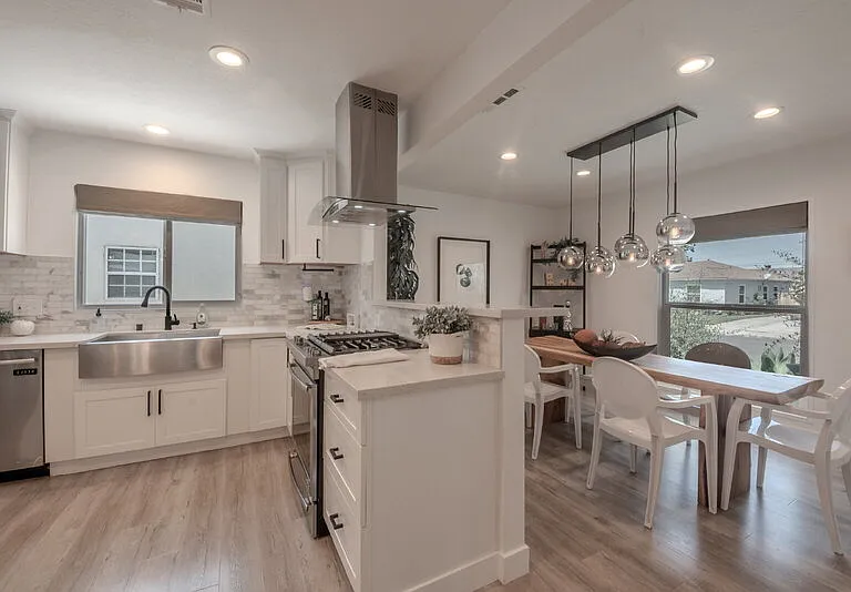 3914 Somerset Dr — Photo 3