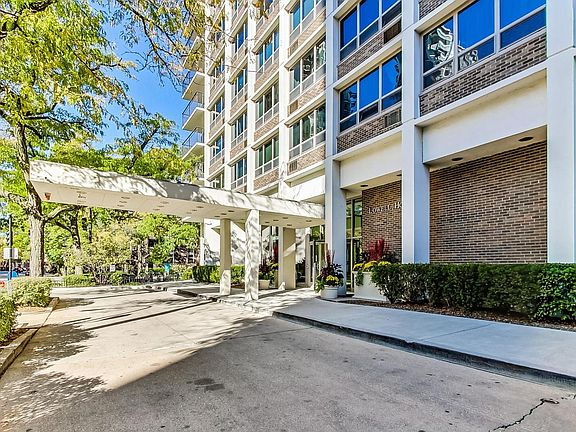 4th image of 88 W Schiller St APT 2903L