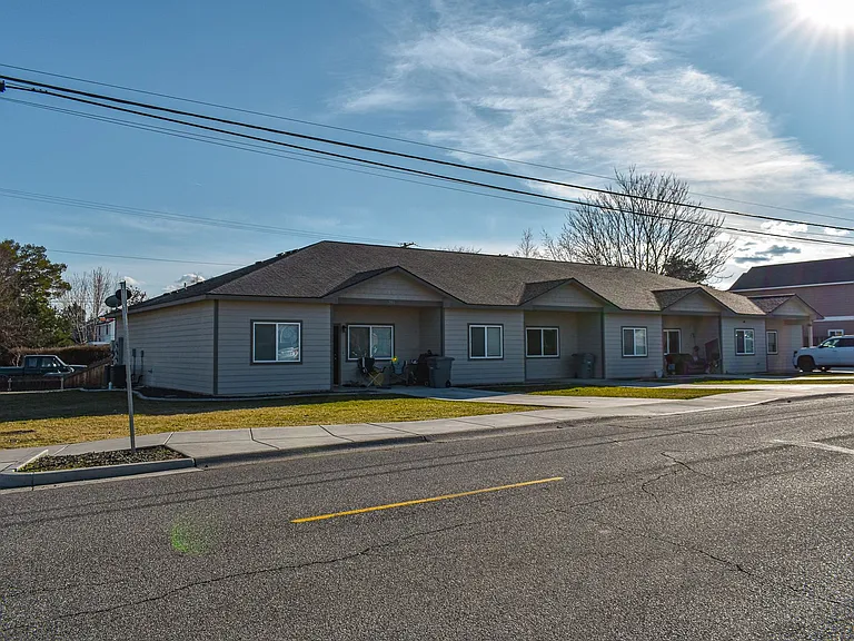 Townhouse Four-Plex in Downtown Richland — Photo 3
