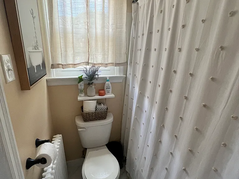 614 W Broad St #1 — Photo 4